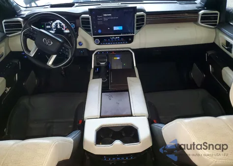 2023 Toyota Sequoia Sr5 z USA, uszkodzony, nr VIN 7SVAAABA4PX008140